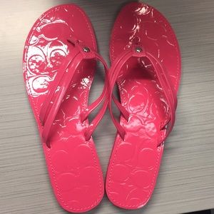 COACH flip flops BRAND NEW Sz 7 PINK Juney patent